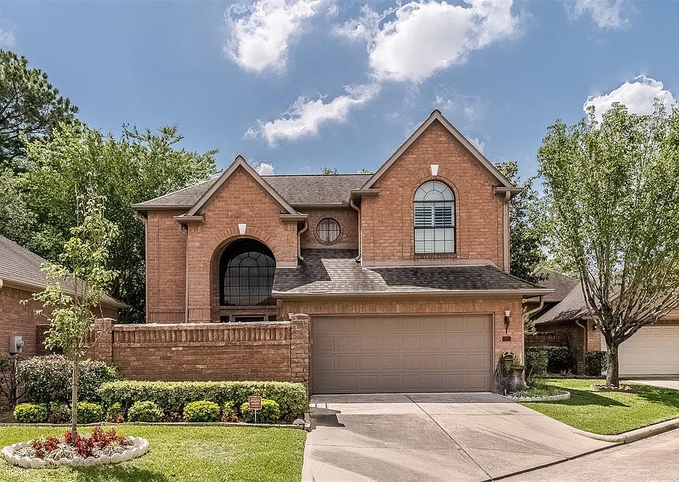 1st image of 8019 Oakwood Gdn