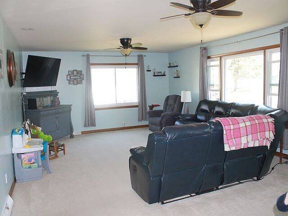 3rd image of 804 N 9 1/2 St