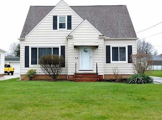 9393 Roxbury Rd, Parma Heights, OH 44130