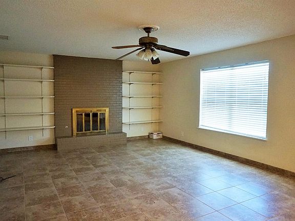 4th image of 1306 W Avenue A