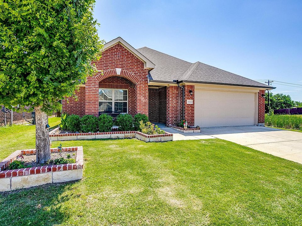 1st image of 4844 Lazy Oaks St