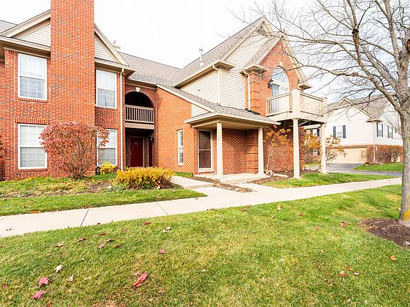 2nd image of 28273 Carlton Way Dr