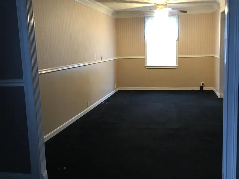 Family & dining area