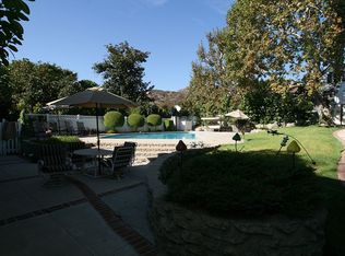 922 N Bel Aire Dr, Burbank, CA 91501