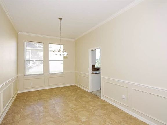 5th image of 371 Blue Stone Cir