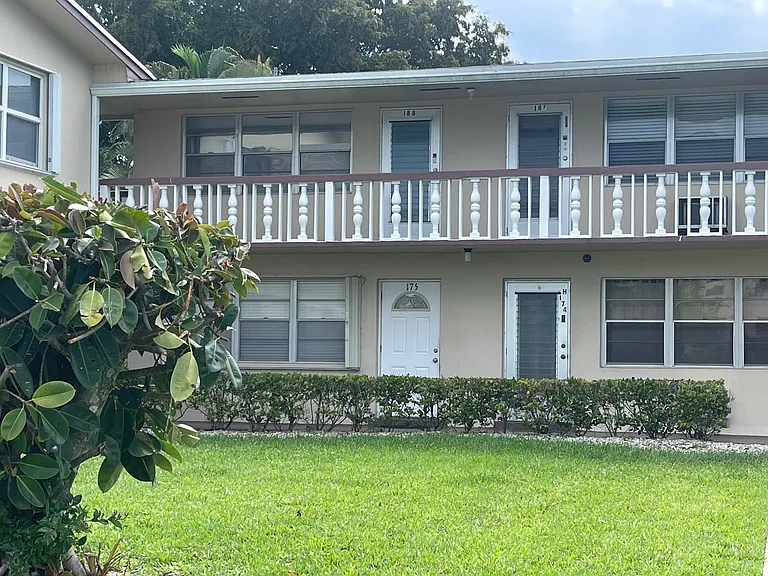 188 Cambridge Ln #H — Photo 3