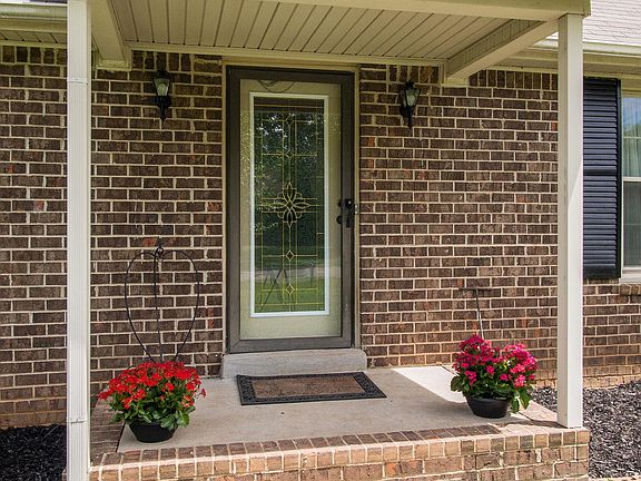 3rd image of 406 Stonetree Dr