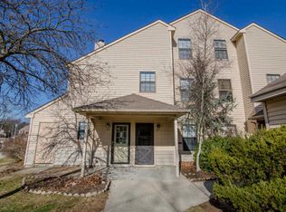102 Violet Ln, Jackson, NJ 08527