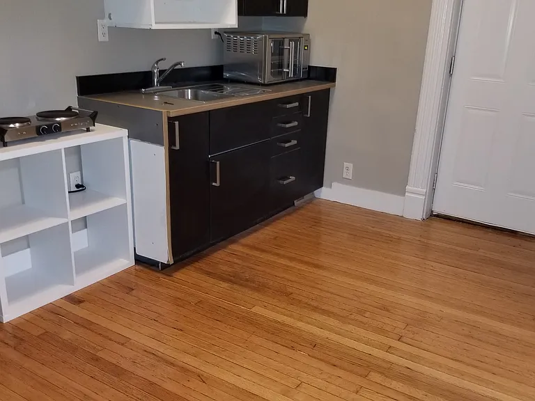 1302 S 31st St #1 — Photo 3