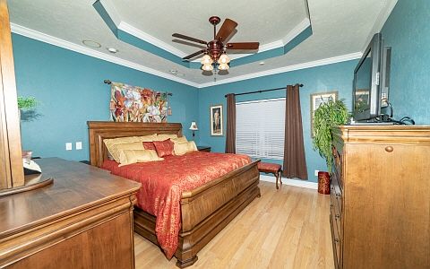 4th image of 285 SW Royal Ct
