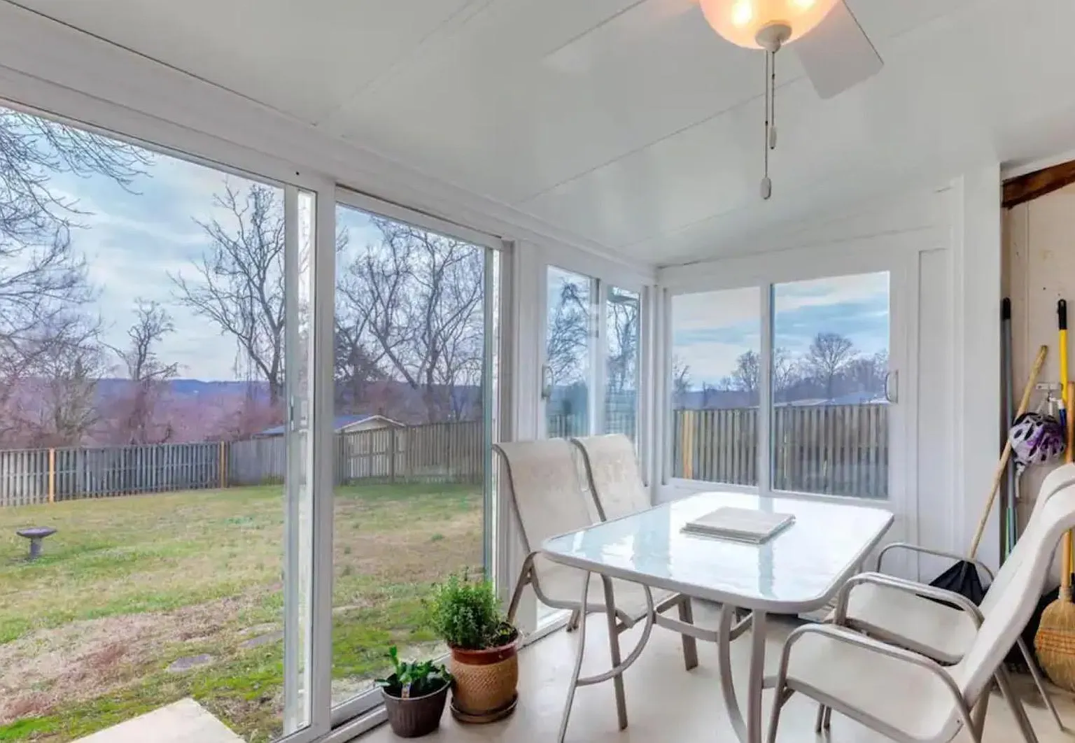 3 bed, 1.0 bath, 1400 sqft, $1,767 — Photo 4
