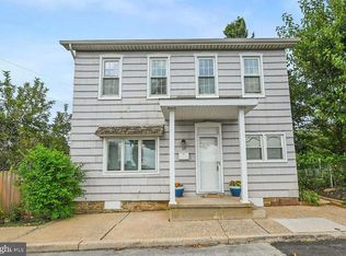 18 Maple St, Manchester, PA 17345