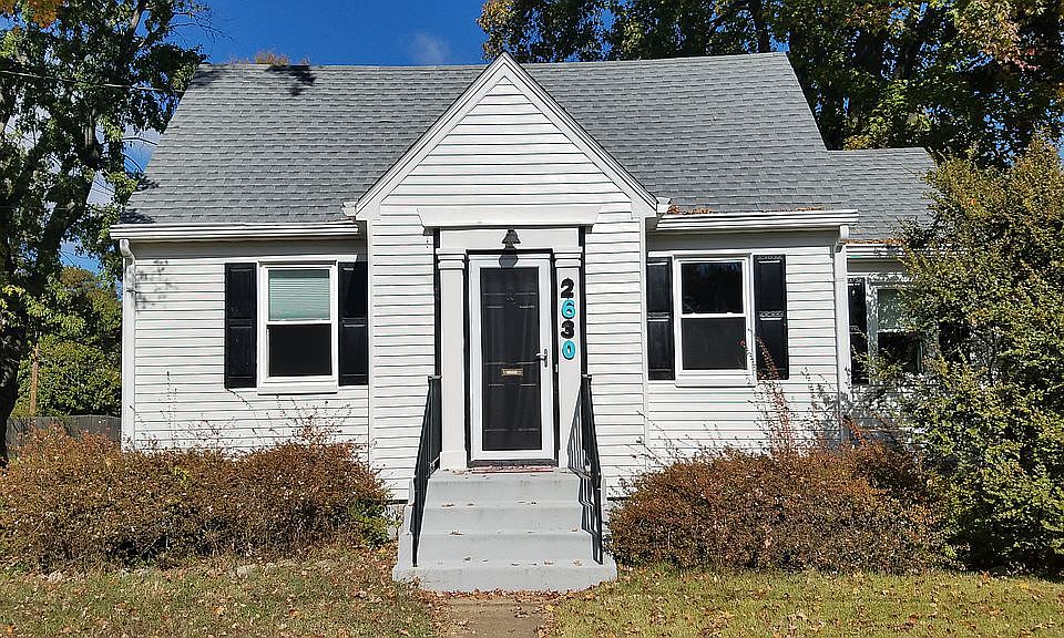 1st image of 2630 Dellrose Ave