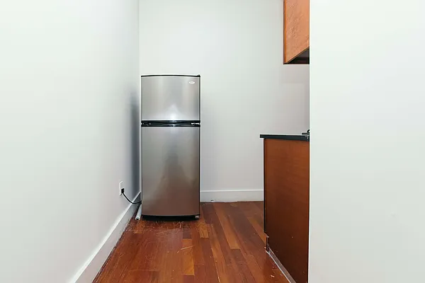 Rented by Nooklyn NYC LLC | media 17