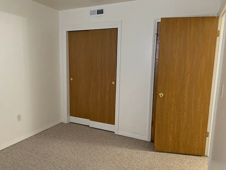 2200 N Susquehanna Trl #15 — Photo 12