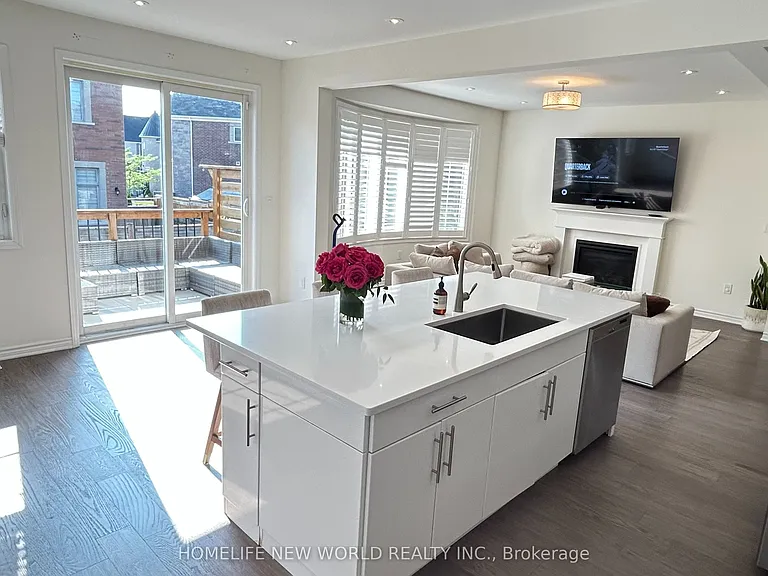 46 Major Cres — Photo 12