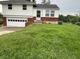3213 S Jeffrey Cir, Independence, MO 64055