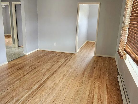 3rd image of 1415 Briquelet St
