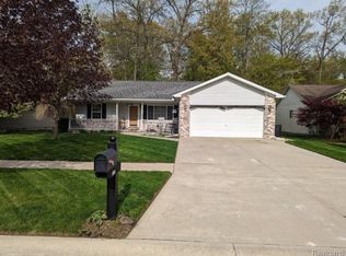 9525 Rachel Rd, Algonac, MI 48001