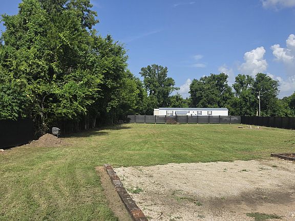 2nd image of 174 Majors Rd