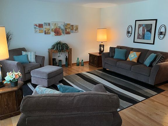 3rd image of 46 Bunkerhill Ave