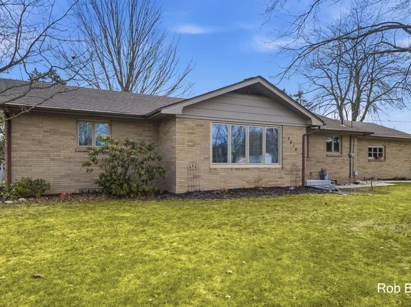 7410 Cherry Ave, Jenison, MI 49428