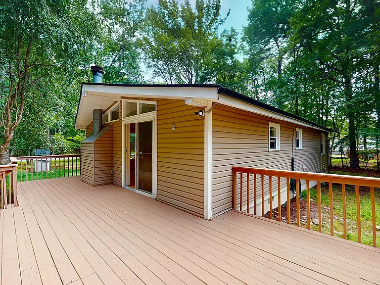 107 Hickory Rd — Photo 16
