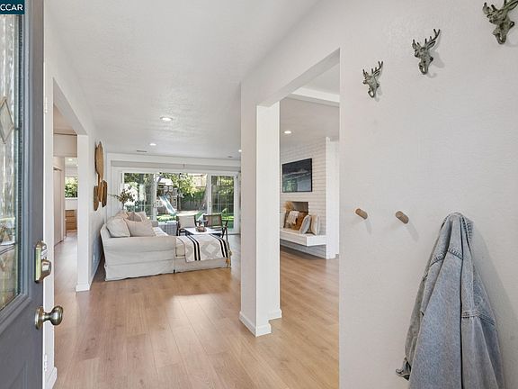 3rd image of 837 Tully Way
