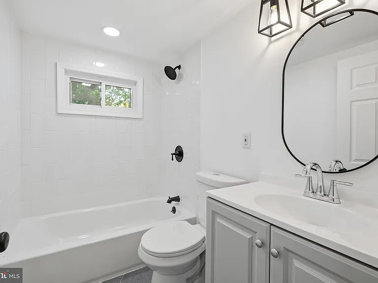 227 W Ferry Rd — Photo 32
