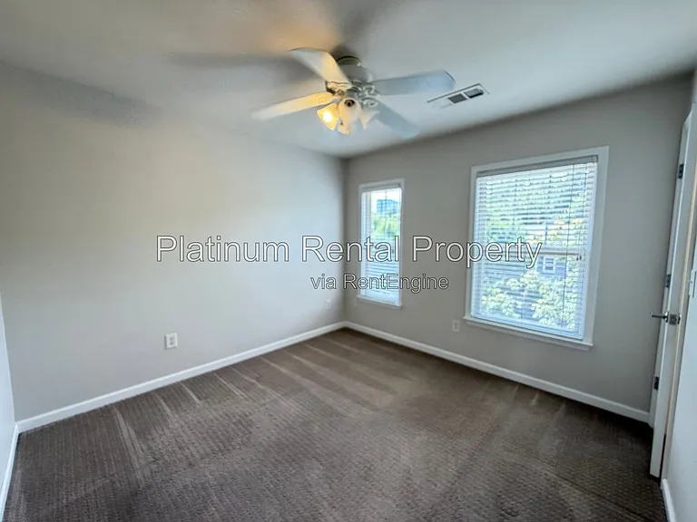 221 16th St NW #3 — Photo 30