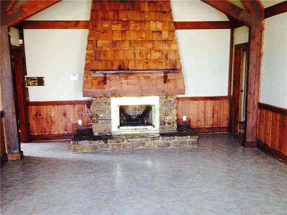 2nd image of 6093 Belle Forest Dr
