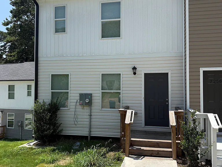 7258 Crestside Dr — Photo 1