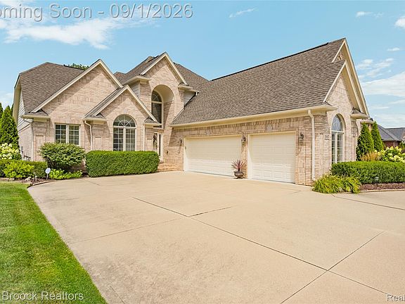 2nd image of 15657 Kingsway Dr