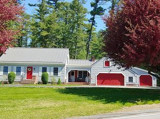 42 Mill St, Raymond, ME 04071