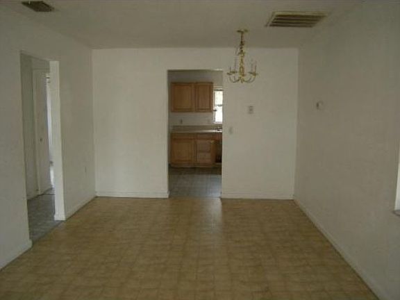 3rd image of 1242 Kozart St