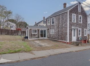 4 Elm St, Newburyport, MA 01950