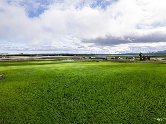 3rd image of LOT 2 Gill Point Rd