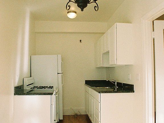 4th image of 820 Jones St APT 44