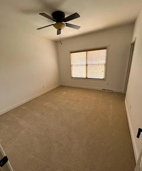 Upstairs Guest Bedroom (3rd Bedroom)