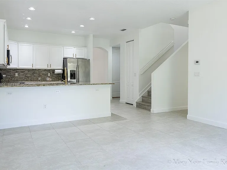 3841 Aspen Leaf Dr — Photo 9