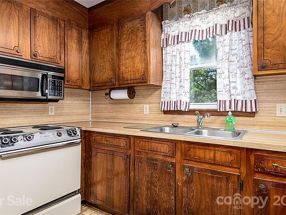 3rd image of 1232 Brown Dr