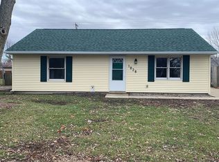 1828 Stonehenge Rd, Springfield, IL 62702