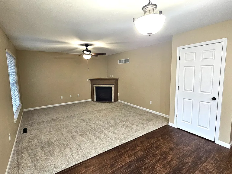 10279 Rosewood Ct — Photo 12