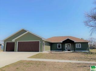 512 Rice Ave, Doon, IA 51235