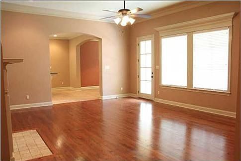 3rd image of 172 Milan Cir