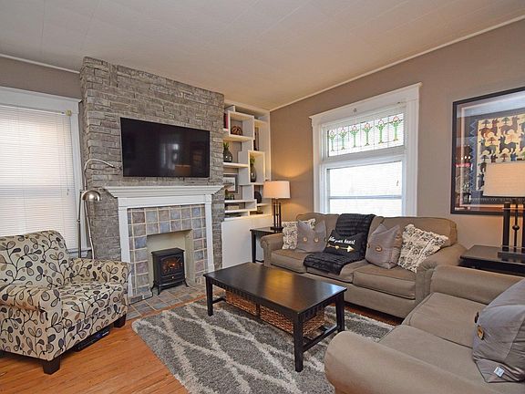 5th image of 2851 Minto Ave