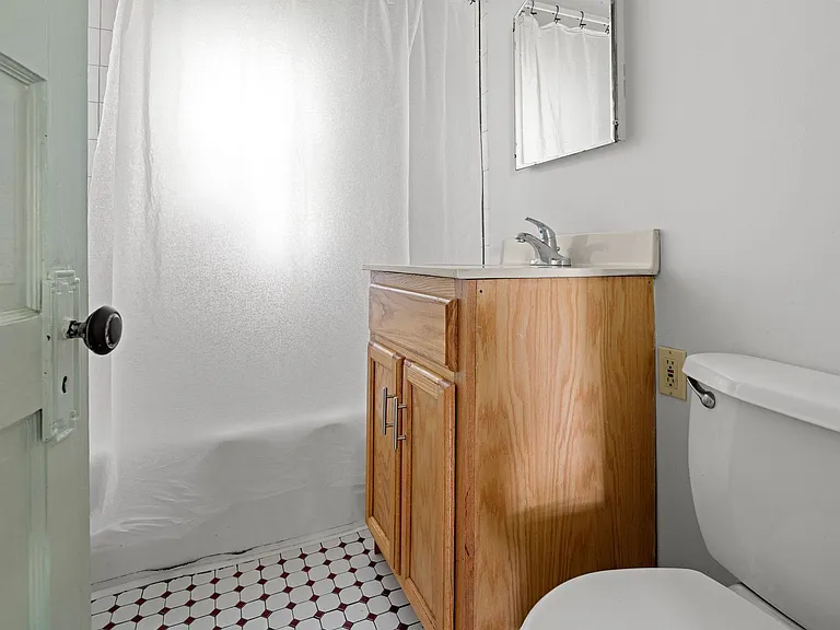 39 Adams St — Photo 12