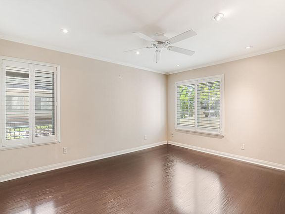 5th image of 21500 Burbank Blvd APT 107