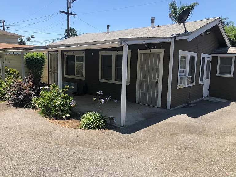 337 N Glendora Ave #C — Photo 8