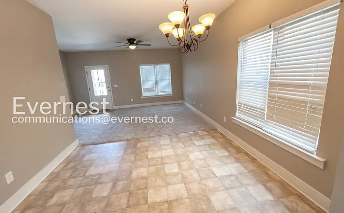 4 bed, 2.0 bath, 1882 sqft, $1,645 — Photo 3